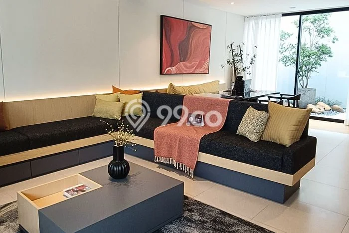 For Sale Rumah Mewah Exclusive di Mulyorejo, Surabaya For Sale Rumah Mewah Exclusive di Mulyorejo, Surabaya