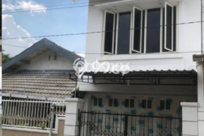 Dijual Rumah 4 Kamar Lokasi Strategis Nyaman dan Strategis di Rungkut Dijual Rumah 4 Kamar Lokasi Strategis Nyaman dan Strategis di Rungkut