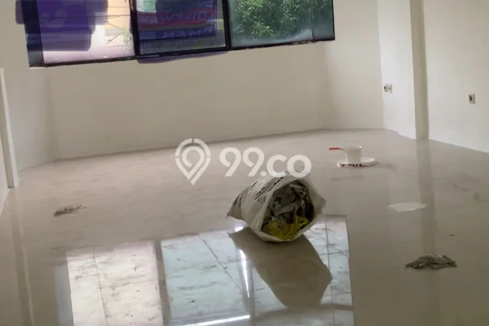 Ruko untuk Disewa di Pusat Jakarta Barat Luas Bangunan 180m2 Ruko untuk Disewa di Pusat Jakarta Barat Luas Bangunan 180m2