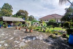 Ready to Use! Luxury House LT 1780m2 Desain Elegan di Setiabudi Ready to Use! Luxury House LT 1780m2 Desain Elegan di Setiabudi