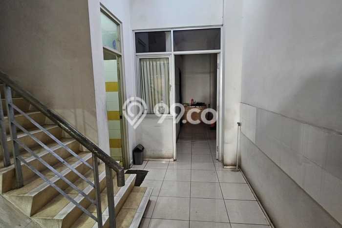 Ruko Dijual di Jakarta Barat LT 100m2 & LB 210m2 Lokasi Terbaik! Ruko Dijual di Jakarta Barat LT 100m2 & LB 210m2 Lokasi Terbaik!