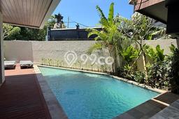 Vila Strategis Kawasan , Area 252m2m², Dekat ke berbagai fasilitas Vila Strategis Kawasan , Area 252m2m², Dekat ke berbagai fasilitas