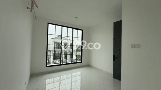 Hunian Mewah LB 139m2 Siap Huni Desain Elegan di Meruya, Jakarta Barat Hunian Mewah LB 139m2 Siap Huni Desain Elegan di Meruya, Jakarta Barat
