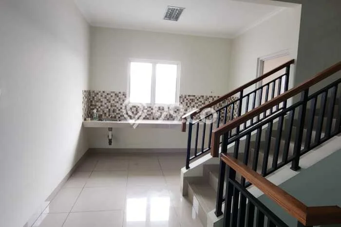 Unit Ruko Disewakan di Gading Serpong di Area Ramai & Strategis Unit Ruko Disewakan di Gading Serpong di Area Ramai & Strategis