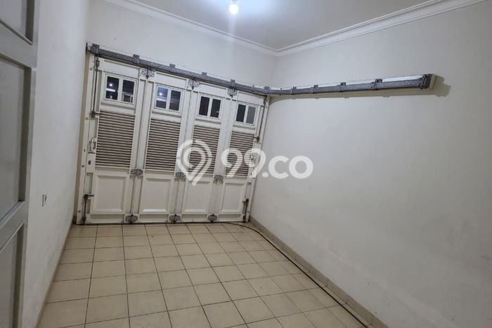 Jual Rumah Strategis Bagus Punya 3 KT di BSD Tangerang Selatan SHM Jual Rumah Strategis Bagus Punya 3 KT di BSD Tangerang Selatan SHM