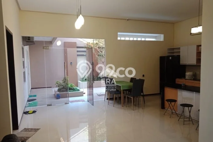 Rumah Disewakan Malang LT 200m2 LB 250m2 Kawasan Araya Rumah Disewakan Malang LT 200m2 LB 250m2 Kawasan Araya