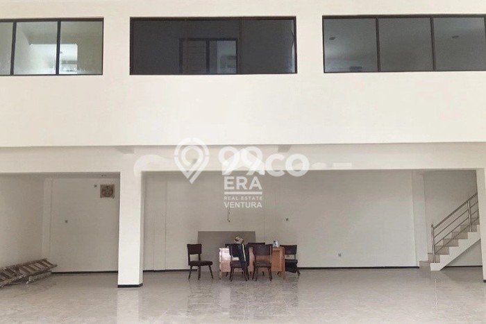 Ruko Disewa di Malang dengan LB 300m2 Area Komersial Ramai Ruko Disewa di Malang dengan LB 300m2 Area Komersial Ramai
