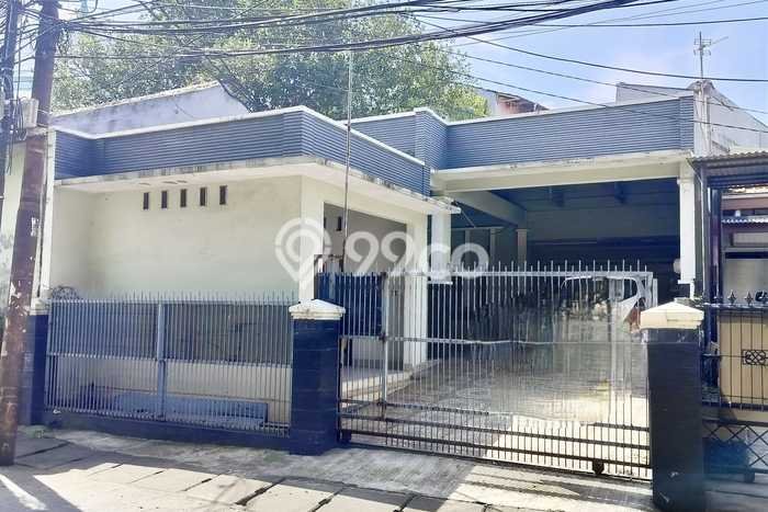 Lokasi terbaik! Rumah siap pakai dikontrakkan di Mampang Prapatan LB 140m2 Lokasi terbaik! Rumah siap pakai dikontrakkan di Mampang Prapatan LB 140m2