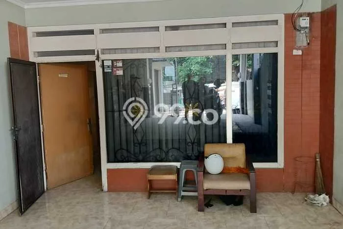 Lokasi terbaik! Rumah siap pakai dikontrakkan di Mampang Prapatan LB 140m2 Lokasi terbaik! Rumah siap pakai dikontrakkan di Mampang Prapatan LB 140m2