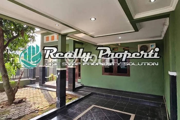 Disewakan! Rumah 5 Kamar Tidur &
3 Kamar Mandi di Lubang Buaya, Jakarta Timur Disewakan! Rumah 5 Kamar Tidur &
3 Kamar Mandi di Lubang Buaya, Jakarta Timur