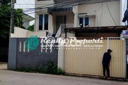 Lokasi terbaik! Rumah siap huni dikontrakkan di Duren Sawit LB 200m2 Lokasi terbaik! Rumah siap huni dikontrakkan di Duren Sawit LB 200m2