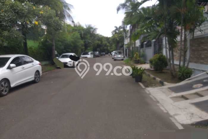 Dijual Rumah Luas Elegan Dengan View Eksklusif di Pulomas, Jakarta Timur Dijual Rumah Luas Elegan Dengan View Eksklusif di Pulomas, Jakarta Timur