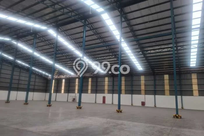 Unit Gudang Paling Strategis di Cakung Jakarta Timur dengan LB 5472m2 Unit Gudang Paling Strategis di Cakung Jakarta Timur dengan LB 5472m2