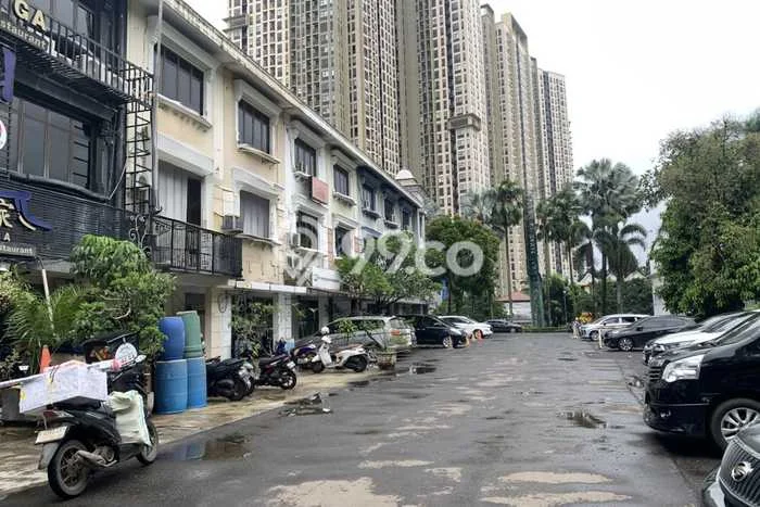 Ruko Dijual di Prime Area Jakarta Timur Luas 225m2 Ruko Dijual di Prime Area Jakarta Timur Luas 225m2