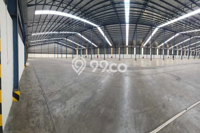 Unit Gudang Paling Strategis di Cakung Jakarta Timur dengan LB 5472m2 Unit Gudang Paling Strategis di Cakung Jakarta Timur dengan LB 5472m2