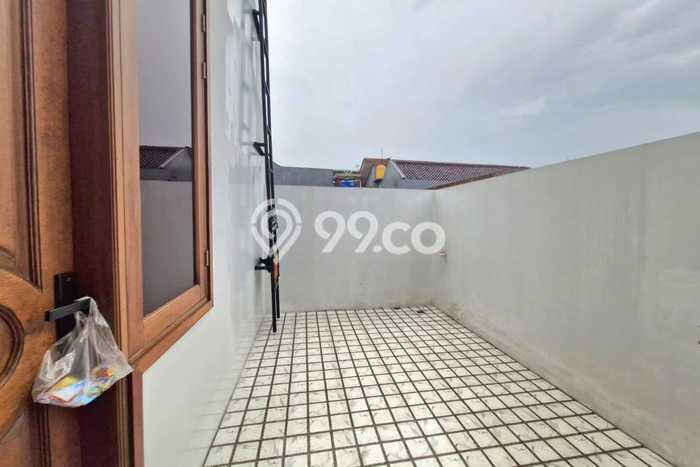 Rumah Luxury Modern Siap Huni di Pondok Kelapa Jakarta Timur Rumah Luxury Modern Siap Huni di Pondok Kelapa Jakarta Timur