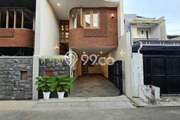 Jual Rumah Mewah Elegan Dengan View Cantik di Rawamangun, Jakarta Timur Jual Rumah Mewah Elegan Dengan View Cantik di Rawamangun, Jakarta Timur