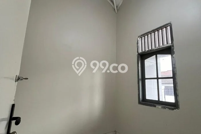 Disewakan! Rumah 6 Kamar Tidur &
2 Kamar Mandi di Pondok Kelapa, Jakarta Timur Disewakan! Rumah 6 Kamar Tidur &
2 Kamar Mandi di Pondok Kelapa, Jakarta Timur