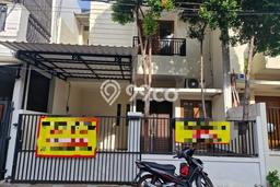 Siap Huni Hunian Elit 4 Kamar di Jatinegara Dekat ke Mana Saja Siap Huni Hunian Elit 4 Kamar di Jatinegara Dekat ke Mana Saja