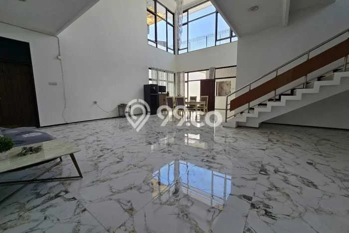 Dijual Rumah Premium dengan Fasilitas Sekitar Lengkap di Gubeng, Surabaya Dijual Rumah Premium dengan Fasilitas Sekitar Lengkap di Gubeng, Surabaya