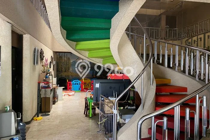 Dijual Rumah Mewah Elegan Dengan View Eksklusif di Raya Darmo, Surabaya Dijual Rumah Mewah Elegan Dengan View Eksklusif di Raya Darmo, Surabaya
