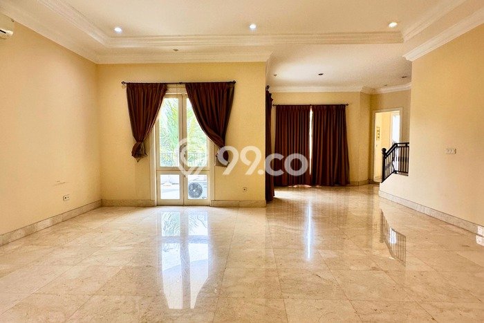Ready to Use! Luxury House LT 1090m2 Desain Modern di Senopati Ready to Use! Luxury House LT 1090m2 Desain Modern di Senopati