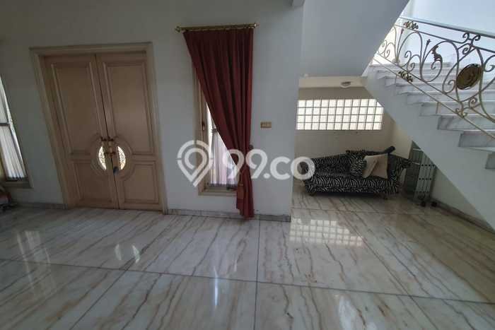 Rumah Luxury Modern Tanpa Renovasi di Intercon Jakarta Barat Rumah Luxury Modern Tanpa Renovasi di Intercon Jakarta Barat