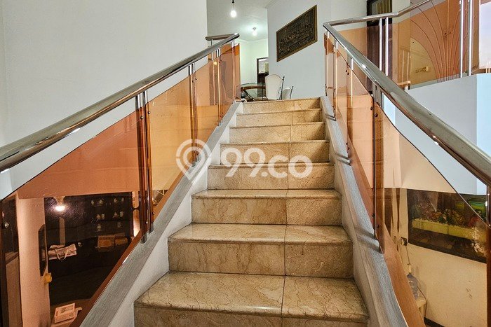 Rumah Luxury Modern Siap Huni di Intercon Jakarta Barat Rumah Luxury Modern Siap Huni di Intercon Jakarta Barat