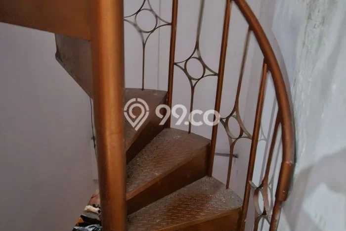 Rumah Elit Modern Tanpa Renovasi di Puri Indah Jakarta Barat Rumah Elit Modern Tanpa Renovasi di Puri Indah Jakarta Barat