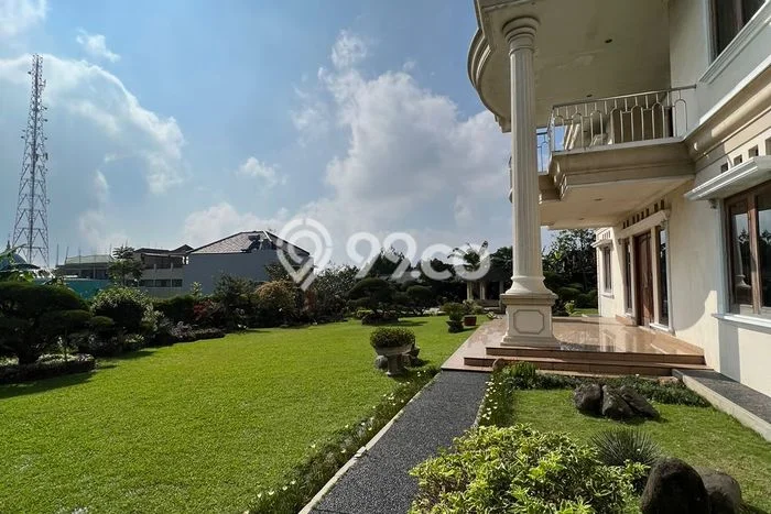 Vila Kawasan , Luas 2050m2m², Posisi Strategis Vila Kawasan , Luas 2050m2m², Posisi Strategis