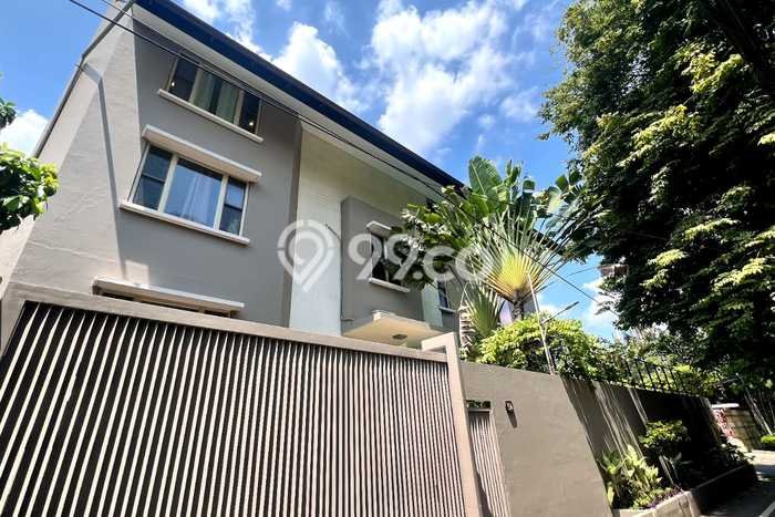 Lokasi strategis! Rumah siap pakai disewakan di SCBD LB 800m2 Lokasi strategis! Rumah siap pakai disewakan di SCBD LB 800m2