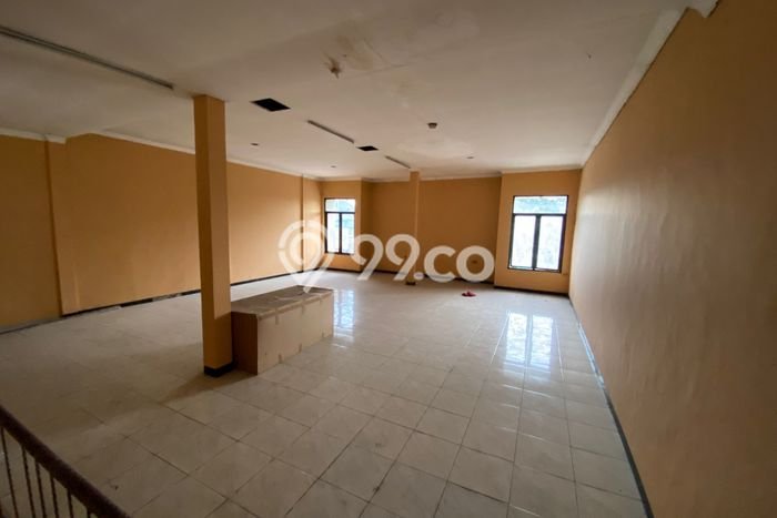 For Rent Ruko Kawasan Strategis di Banyumanik, Luas 250m², Siap Operasi For Rent Ruko Kawasan Strategis di Banyumanik, Luas 250m², Siap Operasi