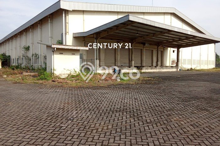 LOKASI STRATEGIS! Gudang Kawasan Cikarang, Luas 11000m², Area Komersial, Jalan Utama LOKASI STRATEGIS! Gudang Kawasan Cikarang, Luas 11000m², Area Komersial, Jalan Utama