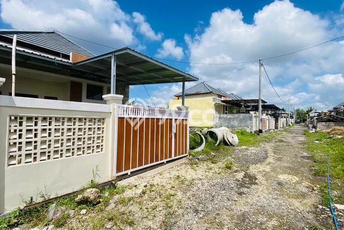Lokasi strategis! Rumah siap pakai dikontrakkan di Tabanan LB 80m2 Lokasi strategis! Rumah siap pakai dikontrakkan di Tabanan LB 80m2