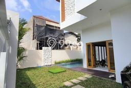 Vila di , Area 150m2m², Area Strategis Vila di , Area 150m2m², Area Strategis