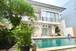Vila Kawasan , Area 374m2m², Akses ke fasilitas publik Vila Kawasan , Area 374m2m², Akses ke fasilitas publik