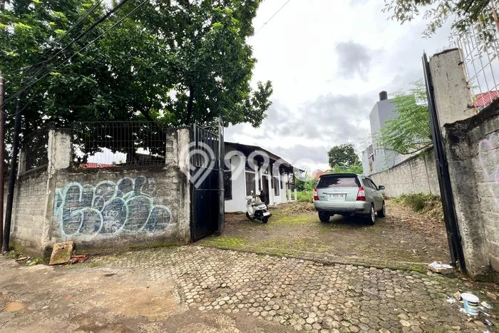 Gudang Disewa di Jakarta Selatan dengan LB 120m2 Area Komersial Ramai Gudang Disewa di Jakarta Selatan dengan LB 120m2 Area Komersial Ramai