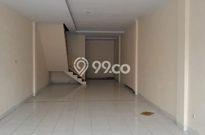 Ruko Disewa di Jakarta Selatan dengan LB 300m2 Area Komersial Ramai Ruko Disewa di Jakarta Selatan dengan LB 300m2 Area Komersial Ramai