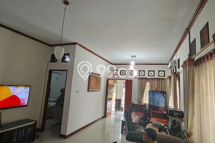 Rumah kawasan Depok I, Akses ke Fasilitas, 3 KM, Luas 250m2m² Bangunan 155m2m² Rumah kawasan Depok I, Akses ke Fasilitas, 3 KM, Luas 250m2m² Bangunan 155m2m²