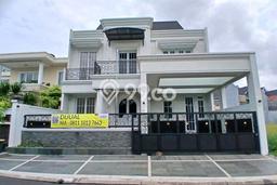 Dijual Rumah Mewah Elegan Dengan View Eksklusif di Jatiwarna, Bekasi Dijual Rumah Mewah Elegan Dengan View Eksklusif di Jatiwarna, Bekasi