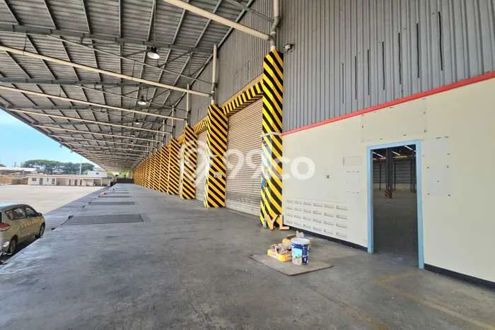 Disewakan Gudang di Cakung Jakarta Timur LT 18000m2, LB 10560m2 Disewakan Gudang di Cakung Jakarta Timur LT 18000m2, LB 10560m2