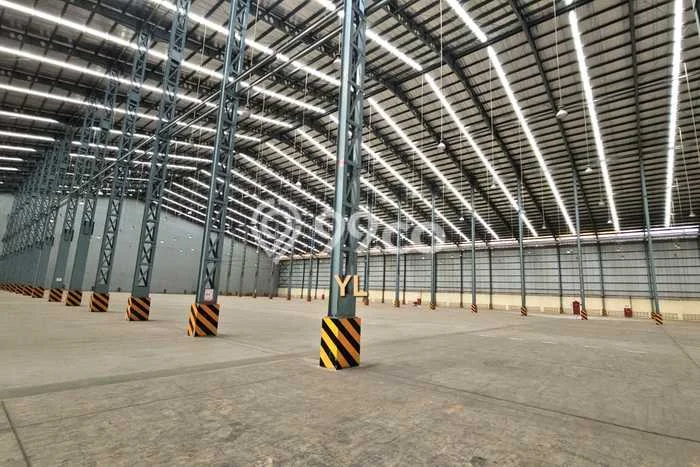 Disewakan Gudang di Cakung Jakarta Timur LT 18000m2, LB 10560m2 Disewakan Gudang di Cakung Jakarta Timur LT 18000m2, LB 10560m2