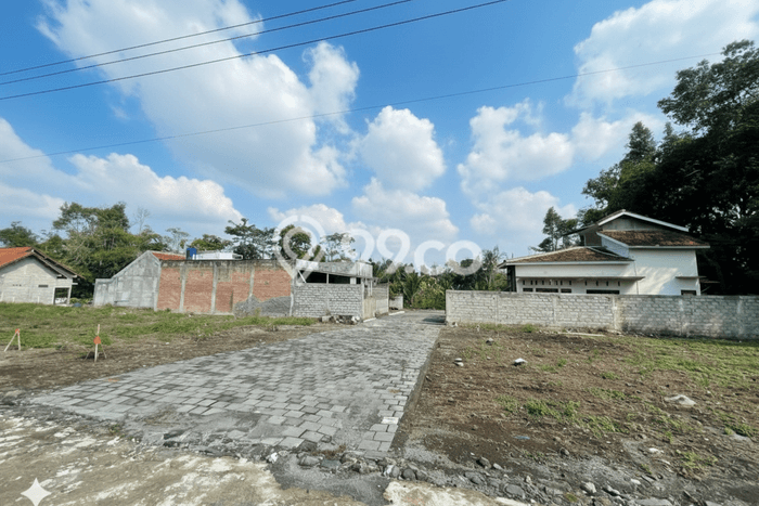 Lahan Strategis di Ngemplak Dijual dengan Luas 137m2 Lahan Strategis di Ngemplak Dijual dengan Luas 137m2
