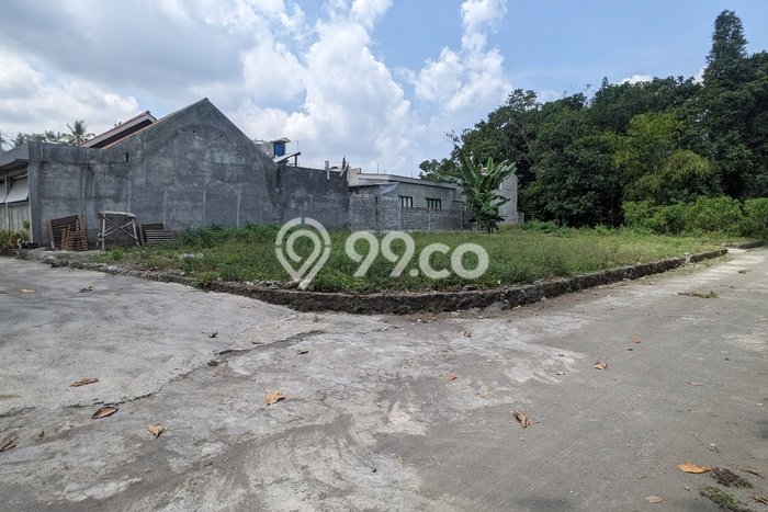 Kavling Tanah untuk Dijual di Bantul, Yogyakarta, Luas 137m2 Kavling Tanah untuk Dijual di Bantul, Yogyakarta, Luas 137m2