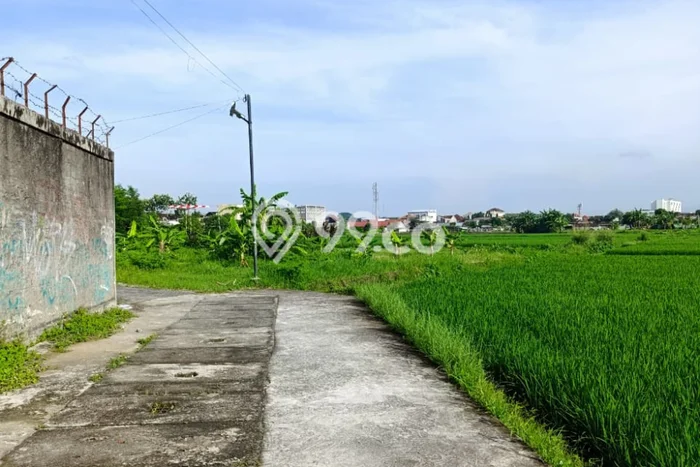 Kavling Tanah untuk Dijual di Caturtunggal, Sleman, Luas 214m2 Kavling Tanah untuk Dijual di Caturtunggal, Sleman, Luas 214m2