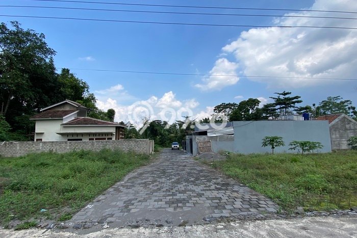 Tanah Kawasan Maguwoharjo, Luas 134m², Akses Strategis, Area Berkembang Tanah Kawasan Maguwoharjo, Luas 134m², Akses Strategis, Area Berkembang