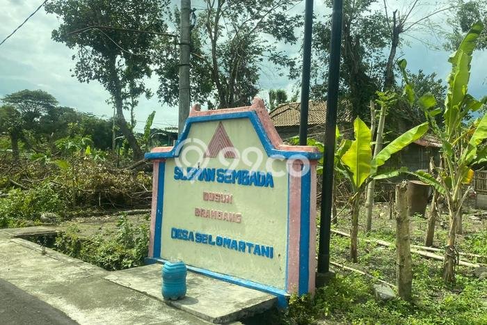 Lahan Kosong Dijual di Sleman dengan Area 120m2 Lahan Kosong Dijual di Sleman dengan Area 120m2