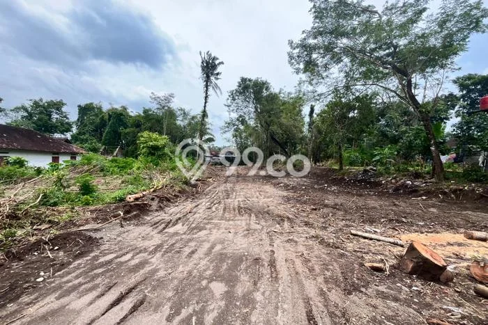Tanah Siap Bangun Dijual di Yogyakarta Punya Luas 121m2 Tanah Siap Bangun Dijual di Yogyakarta Punya Luas 121m2