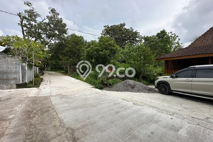 Lahan Dijual Lokasi Strategis di Yogyakarta dengan Luas 181m2 Lahan Dijual Lokasi Strategis di Yogyakarta dengan Luas 181m2