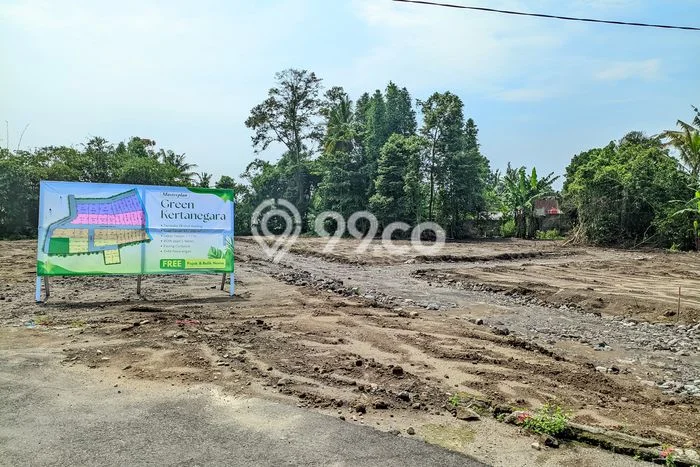 Lahan Dijual Lokasi Strategis di Yogyakarta dengan Luas 121m2 Lahan Dijual Lokasi Strategis di Yogyakarta dengan Luas 121m2